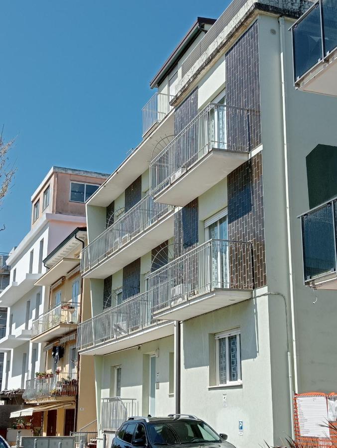 Appartamenti Carlotta Rimini Exterior foto