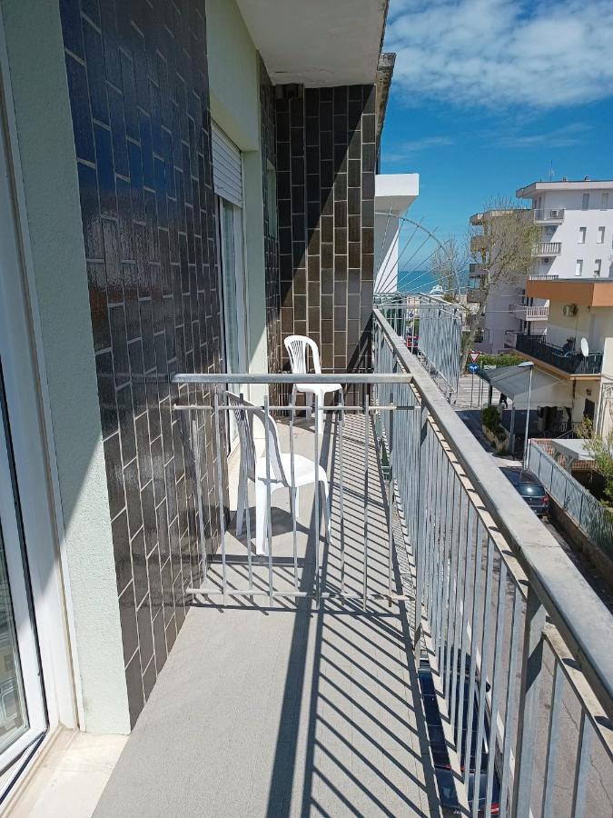 Appartamenti Carlotta Rimini Exterior foto